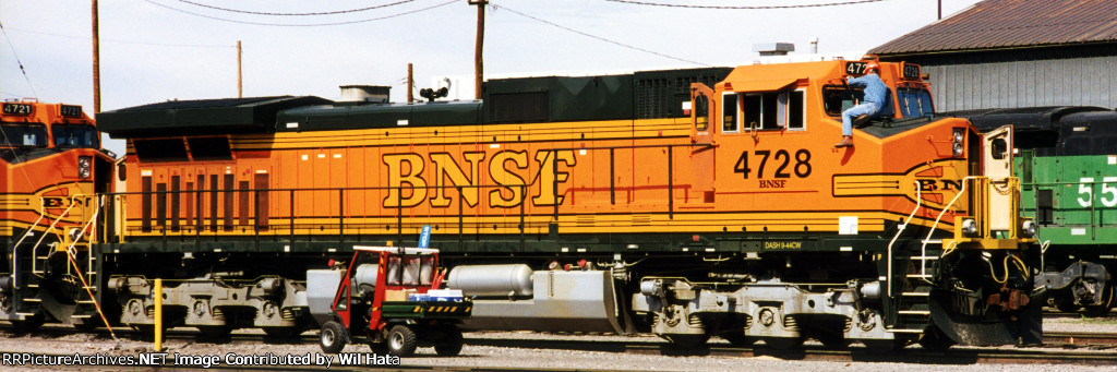 BNSF C44-9W 4728